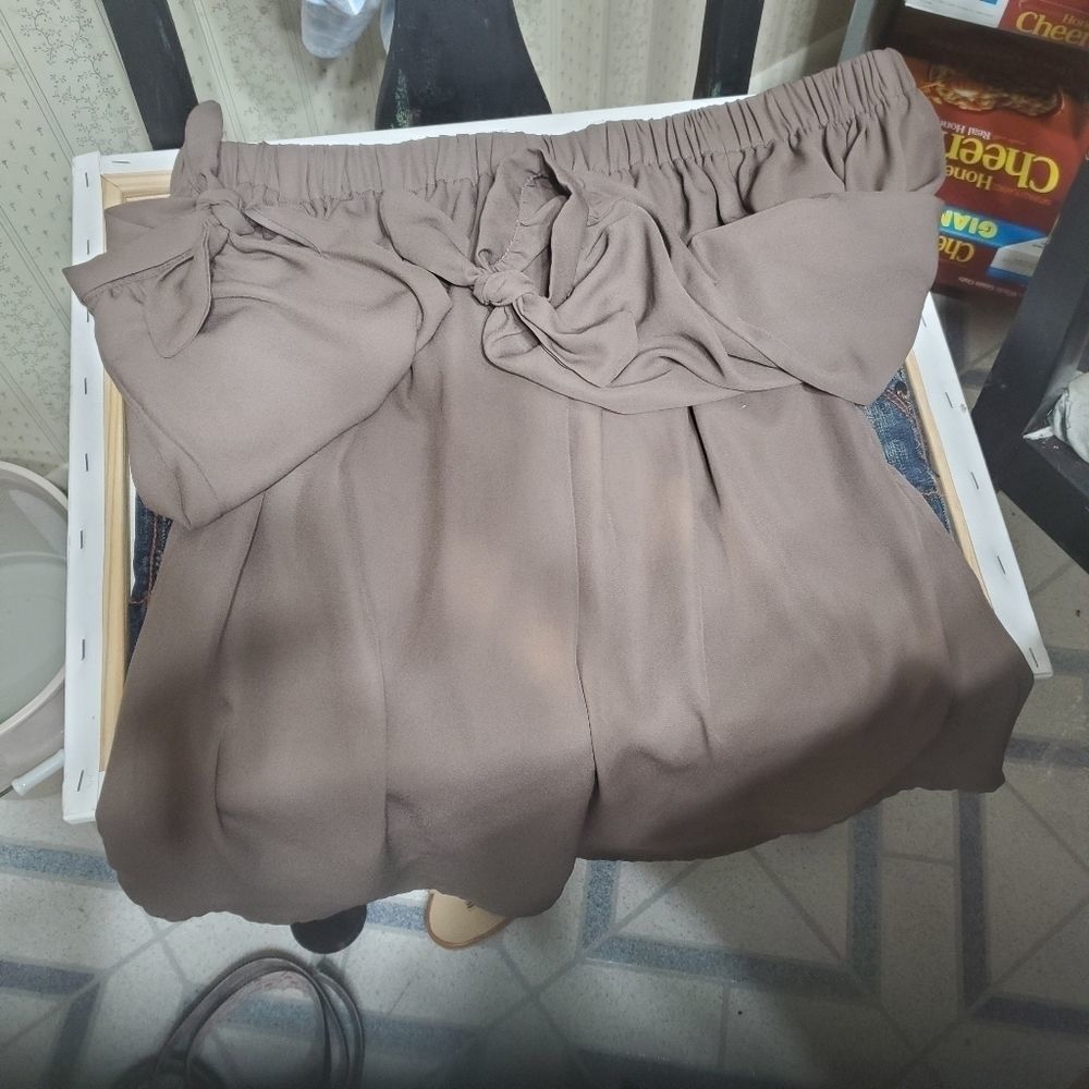 Shoulder baring blouse w elastic top for comfort